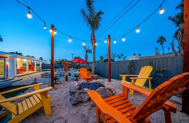 Palm Haven: Heated Pool, Fire Pit, Pet-Friendly