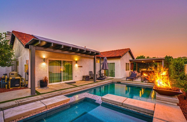 Palm Oasis: New Reno with Pool