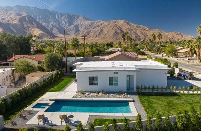 Palm Springs Paradise view with Large Pool and SPA.