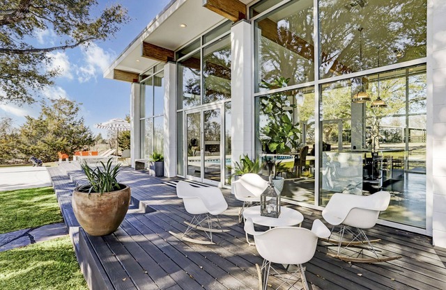 Palm Springs, TX ~ MODERN TEXAS ESCAPE