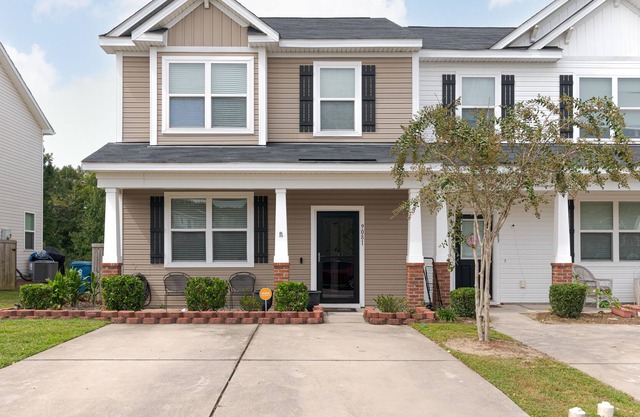 Palmetto Retreat townhome Ladson/Charleston area.