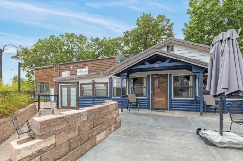 Panacea Boathaus Lodge - Perfect Location for your lake vacation