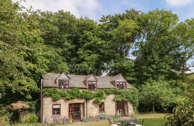 PANDIA, pet friendly, character holiday cottage in Bodmin Moor