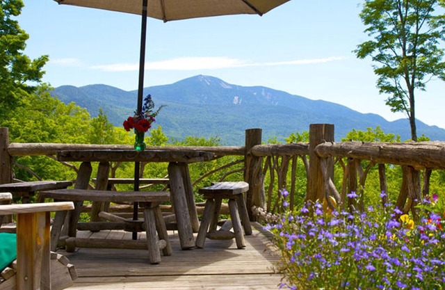 Panoramic Mountain Views From This Private Mountain Cabin.