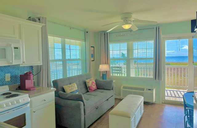 ⛱️Panoramic Ocean & Pool View Studio🏄‍♀️Kitchen Pool WIFI🎣