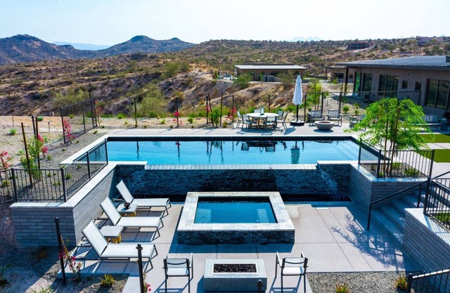 Paradise Canyon-Infinity Pool-Mnt Views-Estate 3