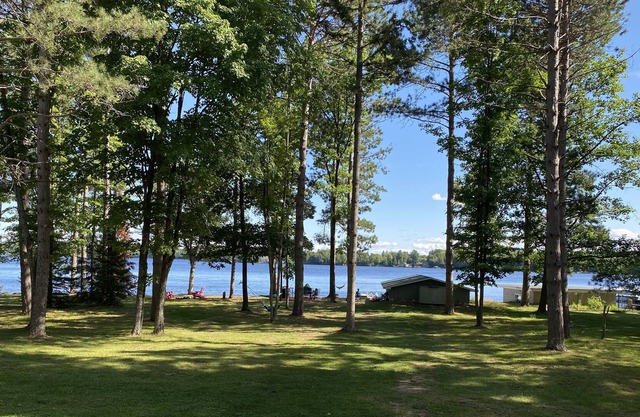 Paradise Lakefront Retreat