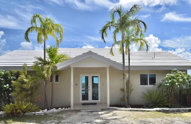 Paradise Pointe by Eleuthera Vacation Rentals