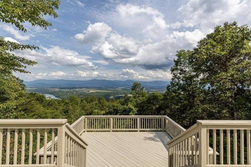 Paradise View Cabin on Massanutten Mountain