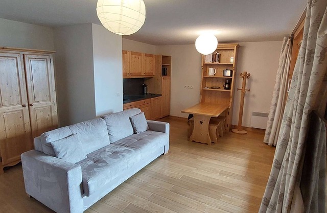 Paradiski beautiful renovated apartment plan peisey