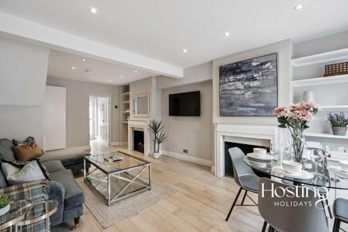 Park House Two Bed Henley Townhouse with Garden