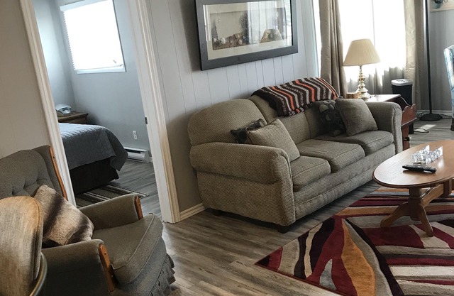 Parlee Beach Cottage for Rent. 3 Min Walk to Beach