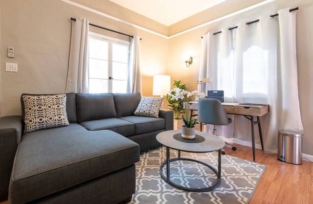 Pasadena Lovely apartment near Old Town