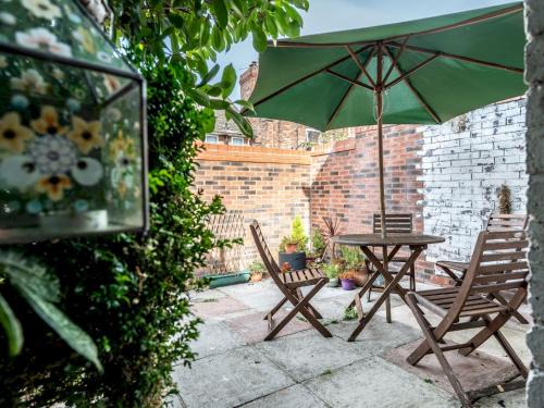 Pass the Keys 2 Bed Charming Home by Sefton Park Liverpool