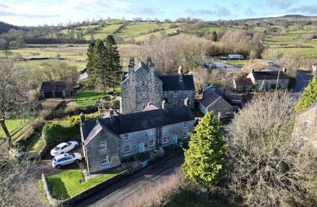 Pass the Keys | The Old Shop Family Cottage for 6 & Furry Friends