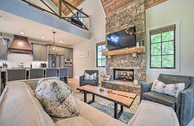 Patio w/Fireplace: Glenville Resort Retreat!