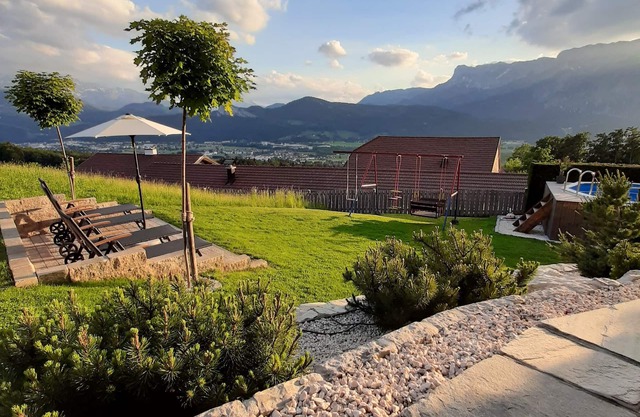 Peace and relaxation, family vacation, large garden