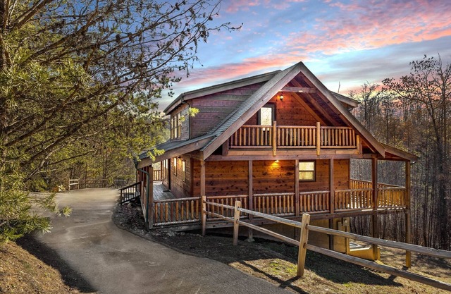Peace Of Mind 3 Bedroom Cabin by RedAwning