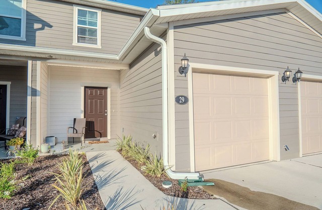Peaceful 2BR Townhome w/WiFi + AC – Pet Friendly, Near Parks!