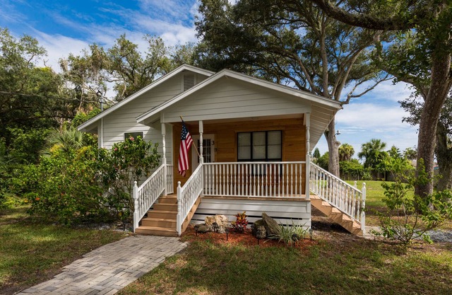 Peaceful & cozy Driftwood cottages in Palm Coast! 3 Bay Drive, Palm Coast, FL