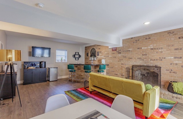 Peaceful guest suite just 15 mins from downtown