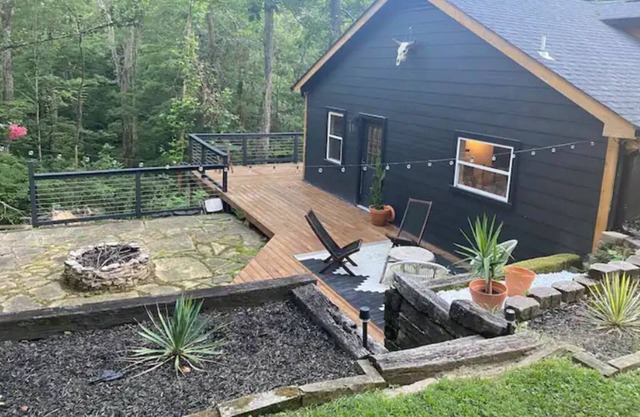 Peaceful Hillside Home Retreat *20 MIN TO NASH