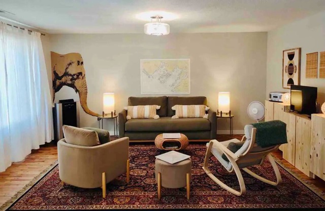 Peaceful, newly renovated home away from home