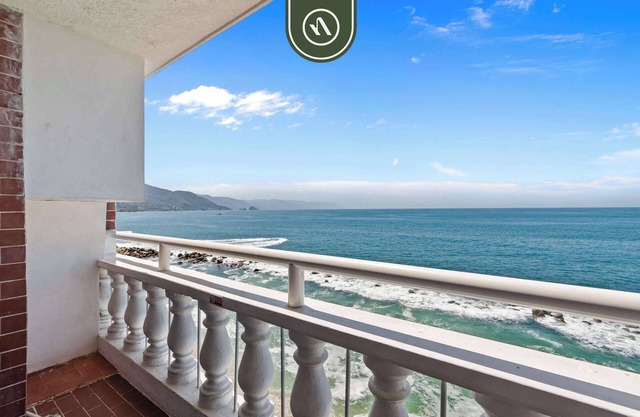 Peaceful Oceanview Studio - Pool - Cleaning