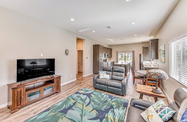 Peaceful Riverside Home w/Patio, 7 Mi to Downtown