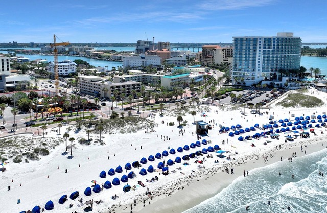 Pelican Pointe Clearwater Beach Hotel