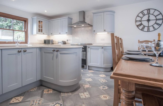 Pendeilo Villa - 5 Bedroom Holiday Home - Amroth