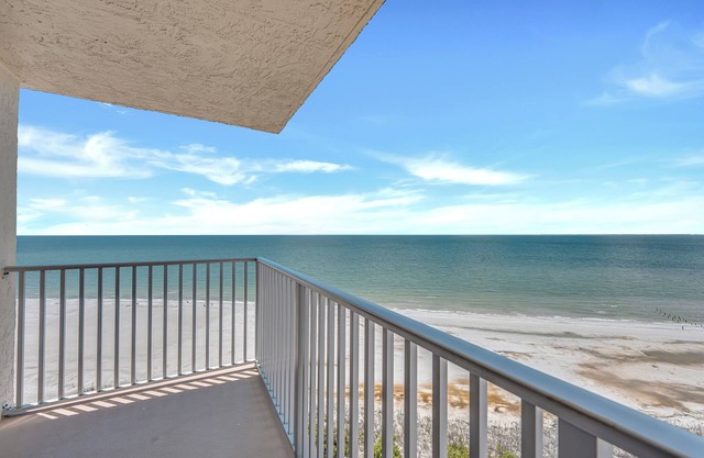 PENTHOUSE 6A! Estero Beach And Tennis Club! Direct Gulf View!