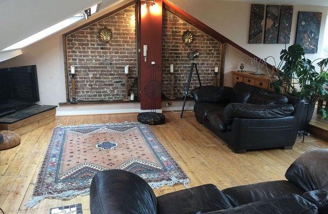 Penthouse apartment in St Margarets with excellent access to central London.