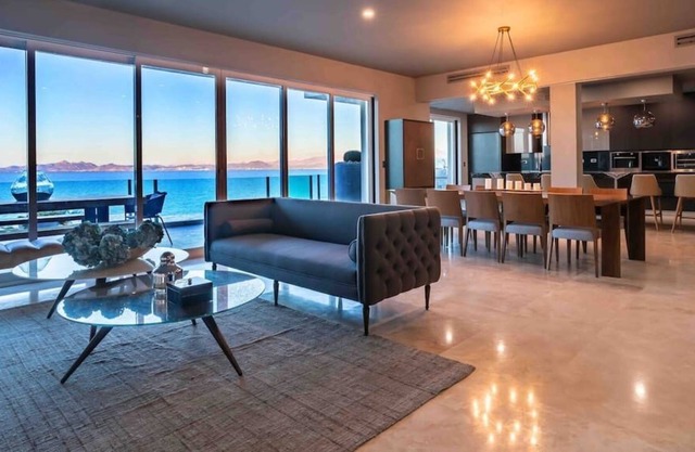 Penthouse Coral. -Beach, Panoramic View, Elegant
