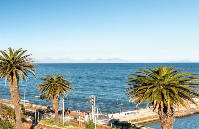 Penthouse in The Majestic Village, Kalk Bay
