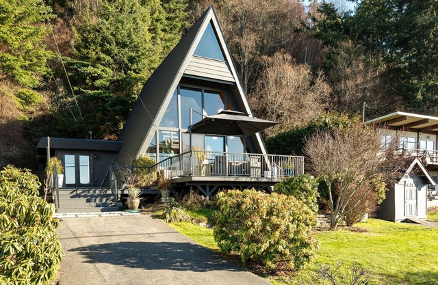 Perch - Shorewood A-Frame: Dream Whidbey Getaway