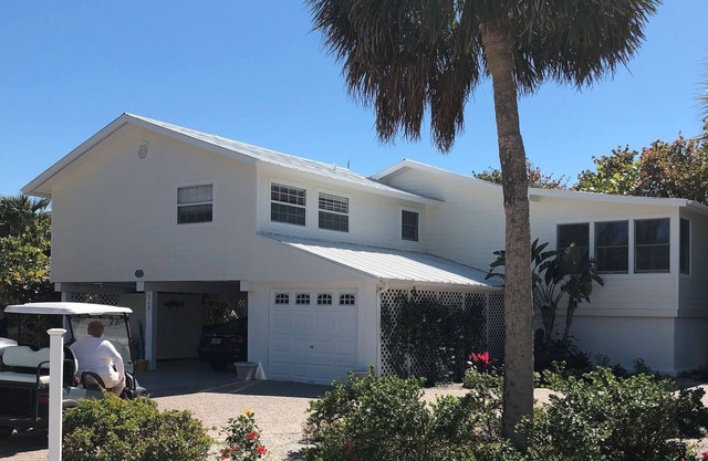 Perfect Beach House Excellent Location - Quiet Street & Very Short Walk to Beach