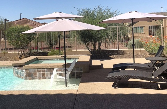 Perfect Desert Getaway! Check out our five star reviews !Meticulously cleaned!