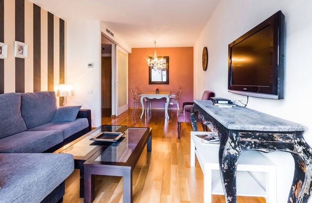Perfect family holidays flat, with parking, pool, close to beach and city centre