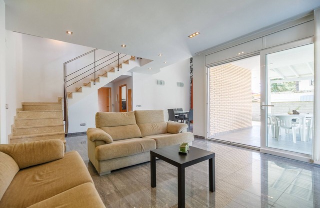 Perfect for a family holiday with private pool - VILLA LA MORA