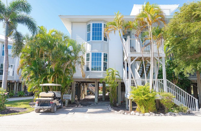 Perfect for two! This Pretty villa with an Awesome View of the Gulf! A3411B