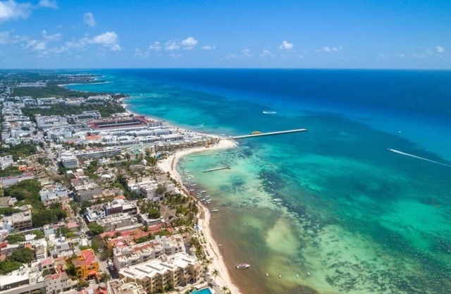 Perfect Getaway: Beach and 5th Avenue Near You!