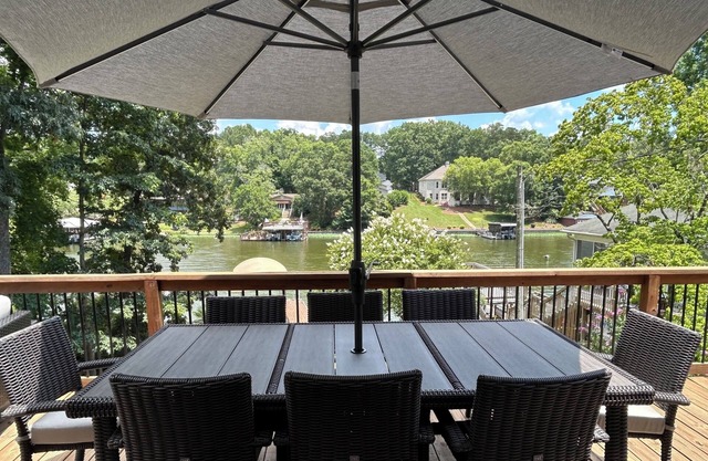 Perfect Lakefront Getaway on Badin Lake