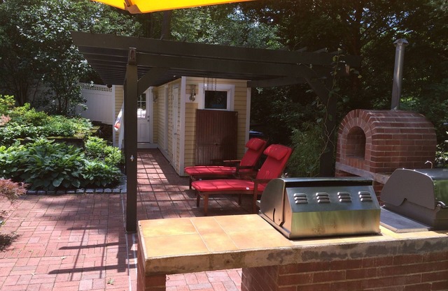 Perfect location, beautiful settting. THIRD PARTY PAYMENTS ARE NOT ACCEPTED