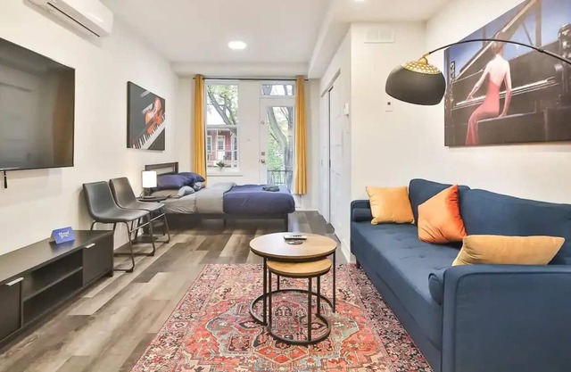 Perfect Location in the City Must Stay cause it's Very Clean