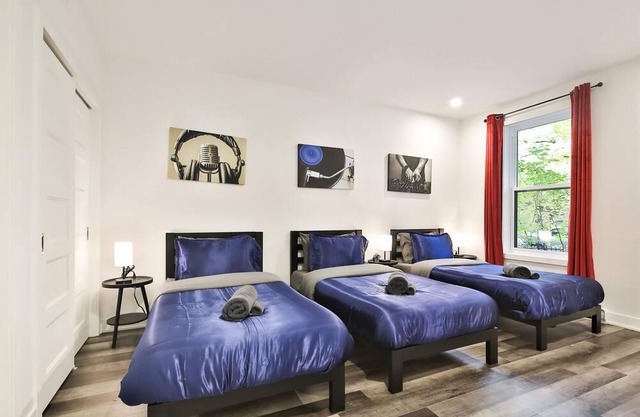 Perfect Location | Must Stay | Clean | Parking - Super host on Airbnb