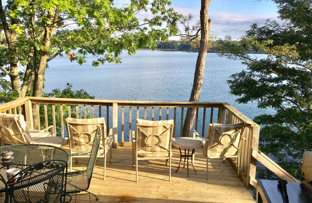 Perfect Multigenerational Family Retreat on Big Silver Lake