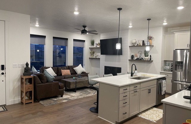 Perfect Park City location w/Hot Tub!