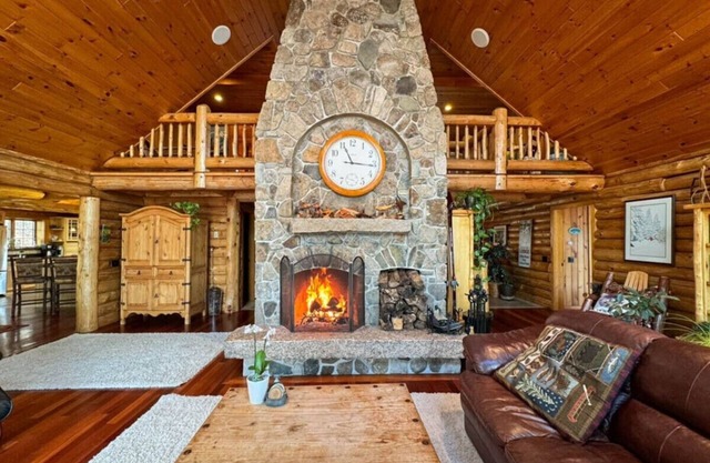 Perley Mills | Private Pond | Hot Tub | Theater