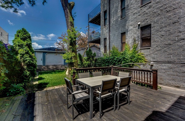 PET FRIENDLY! Beautiful Bucktown Home Offers Room for All by AllSet Turnover